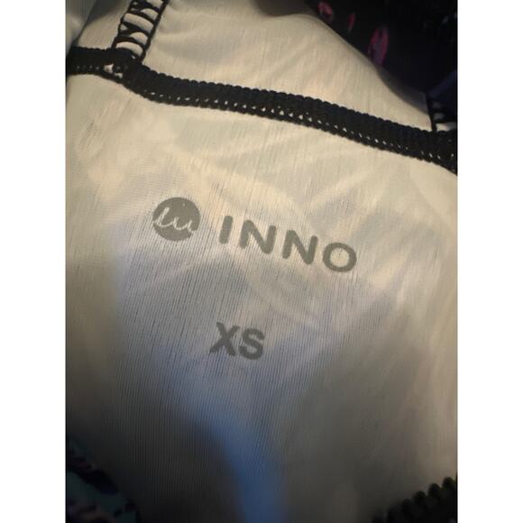 Women XS Inno Black Floral Print Surf Swim Rash Guard Shirt Top Long Slv Hooded - Picture 6 of 6